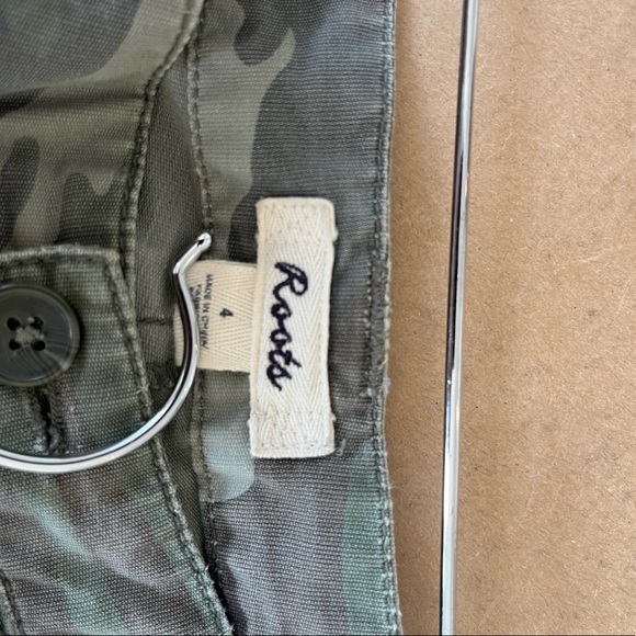 Roots Cargo Crop Pants - Picture 4 of 6